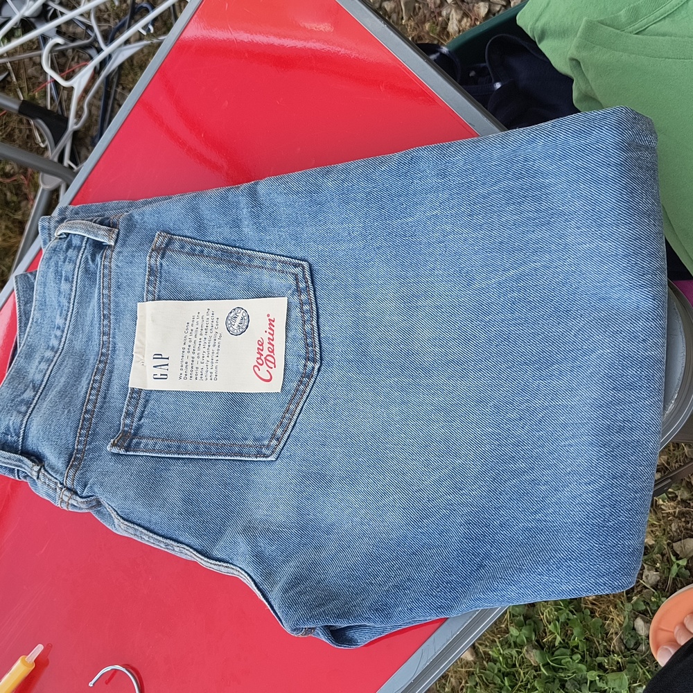 Gap jeans, come denim. Jill
